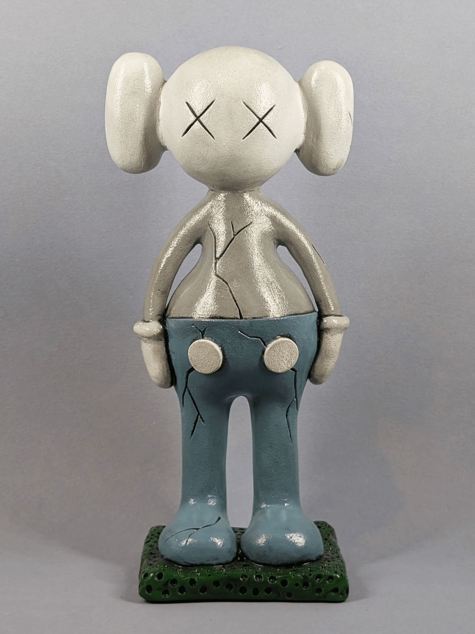 KAWS-001