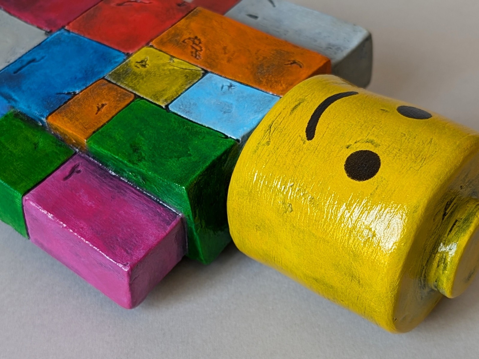 brick-blocker-lego-tribute-sculpture-lego-guy-homage-2-06