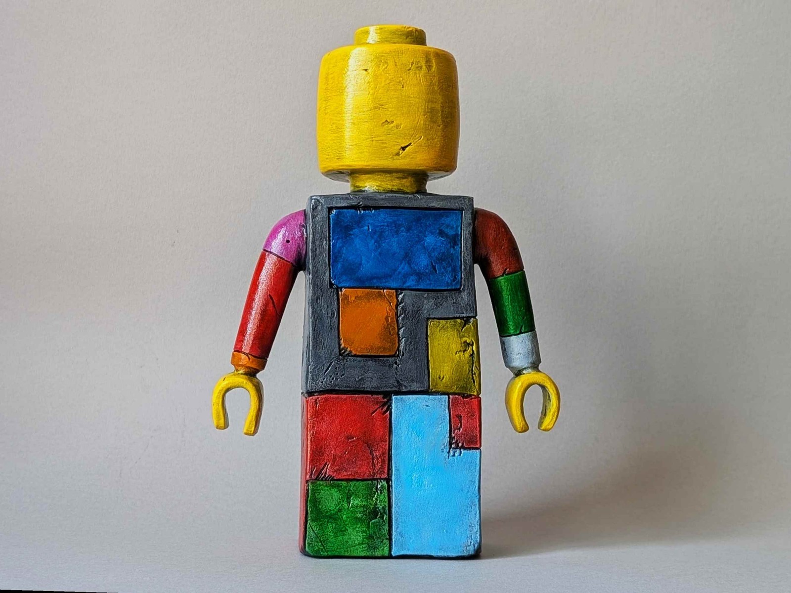 brick-blocker-lego-tribute-sculpture-lego-guy-homage-03