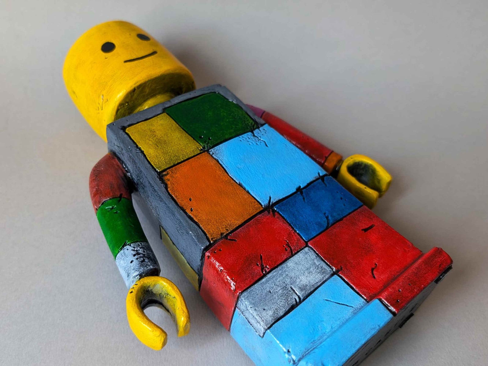 brick-blocker-lego-tribute-sculpture-lego-guy-homage-05