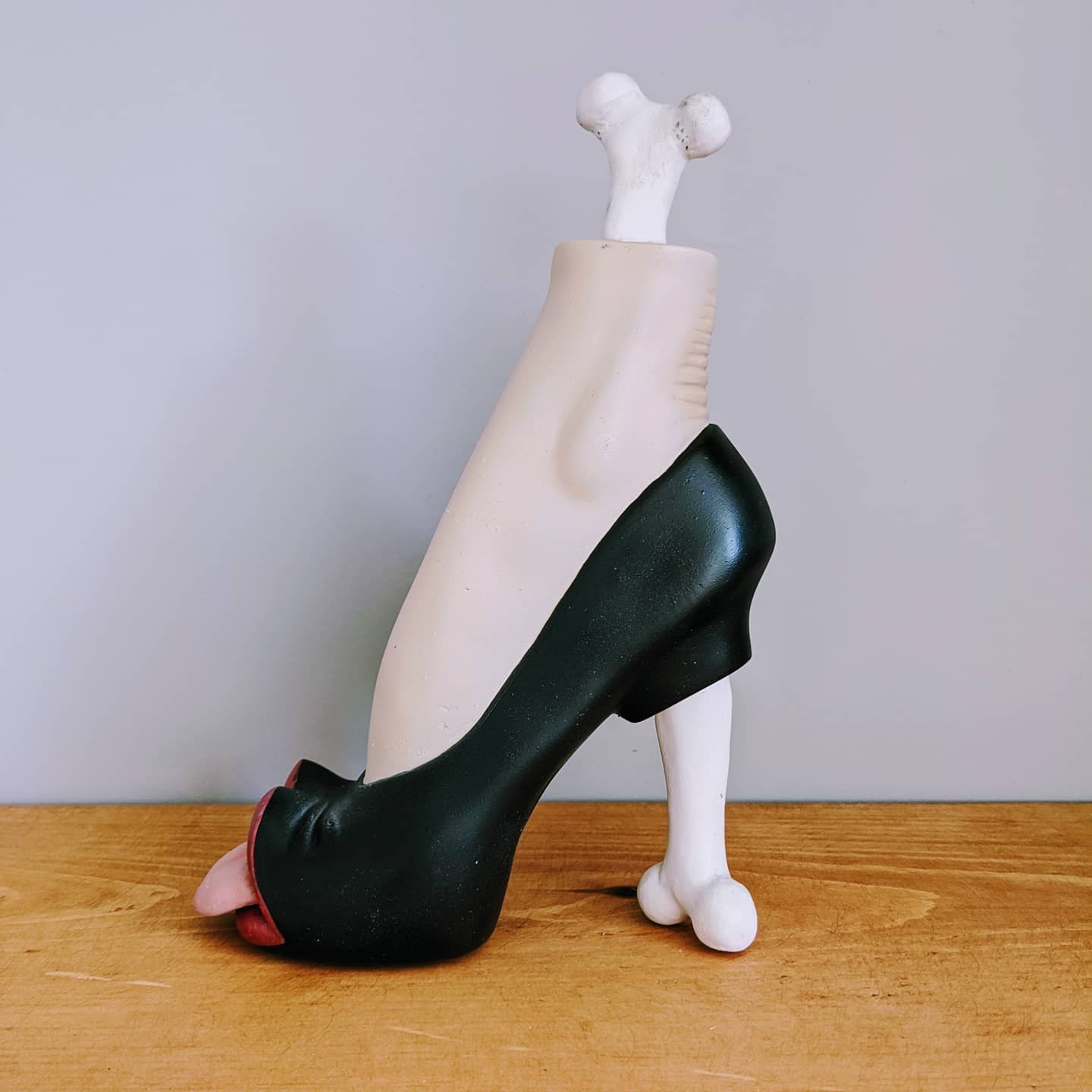 lady-high-heels-statue-sculpture-03