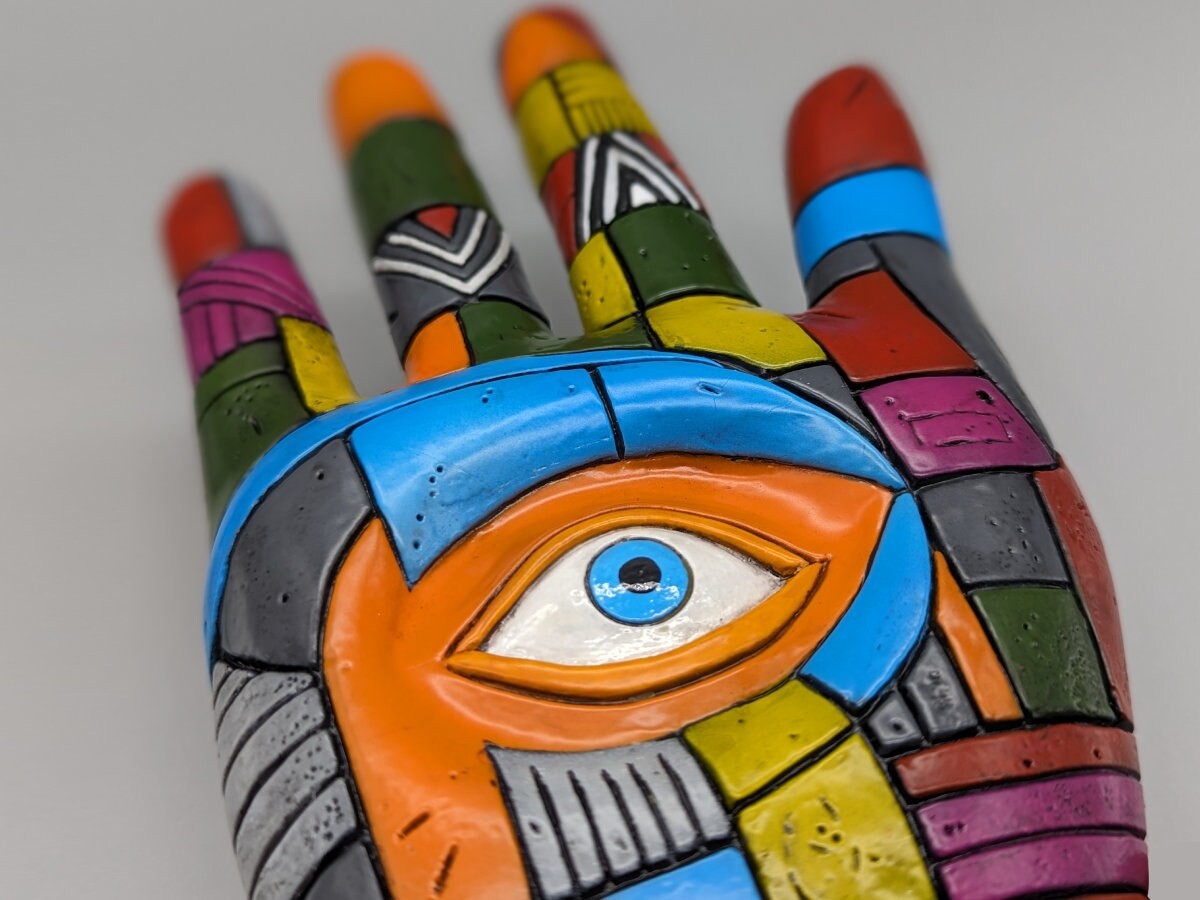 eye-of-the-hand-brutalist-vision-01-statue-sculpture-04