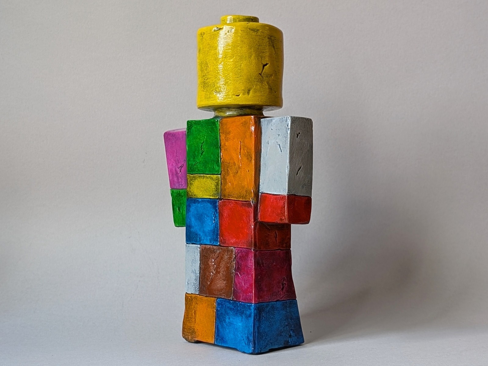 brick-blocker-lego-tribute-sculpture-lego-guy-homage-2-04