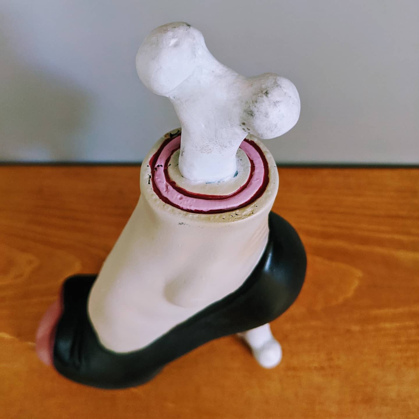 lady-high-heels-statue-sculpture-05