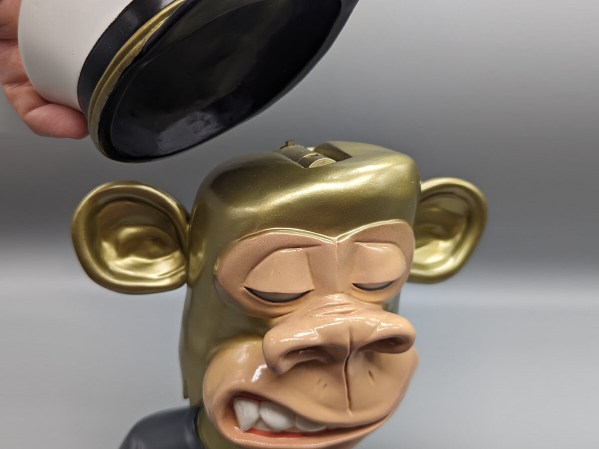 ape-homage-bored-ape-yacht-club-3749-statue-sculpture-7